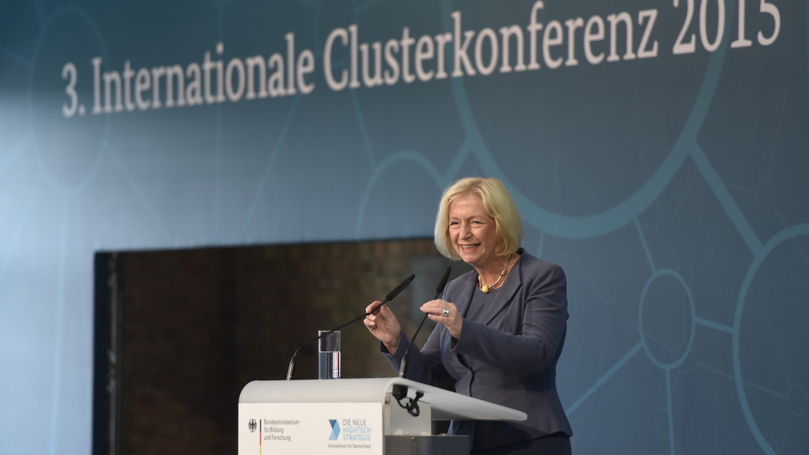 Johanna Wanka auf der 3. Clusterkonferenz in Berlin