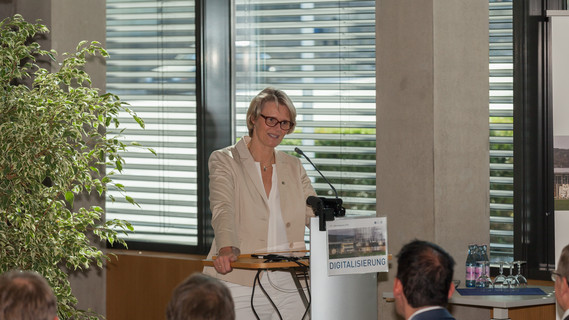 Bundesministerin Anja Karliczek während ihrer Rede