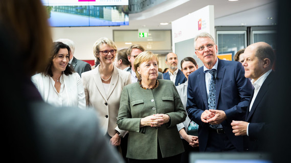 Heute findet am Hasso-Plattner-Institut in Potsdam die Klausurtagung zum Thema Digitalisierung des Bundeskabinetts statt. Präsentiert wird unter anderem die Schulcloud mit Bundesministerin Anja Karliczek.