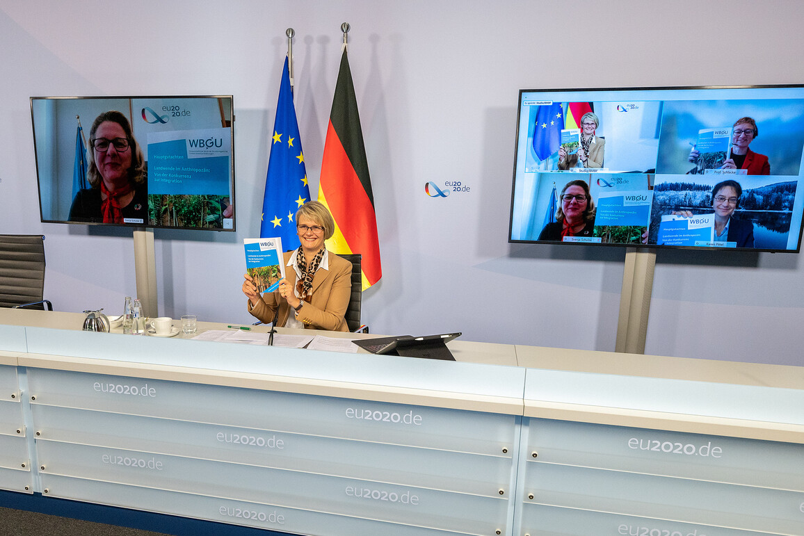 Übergabe WBGU-Gutachten