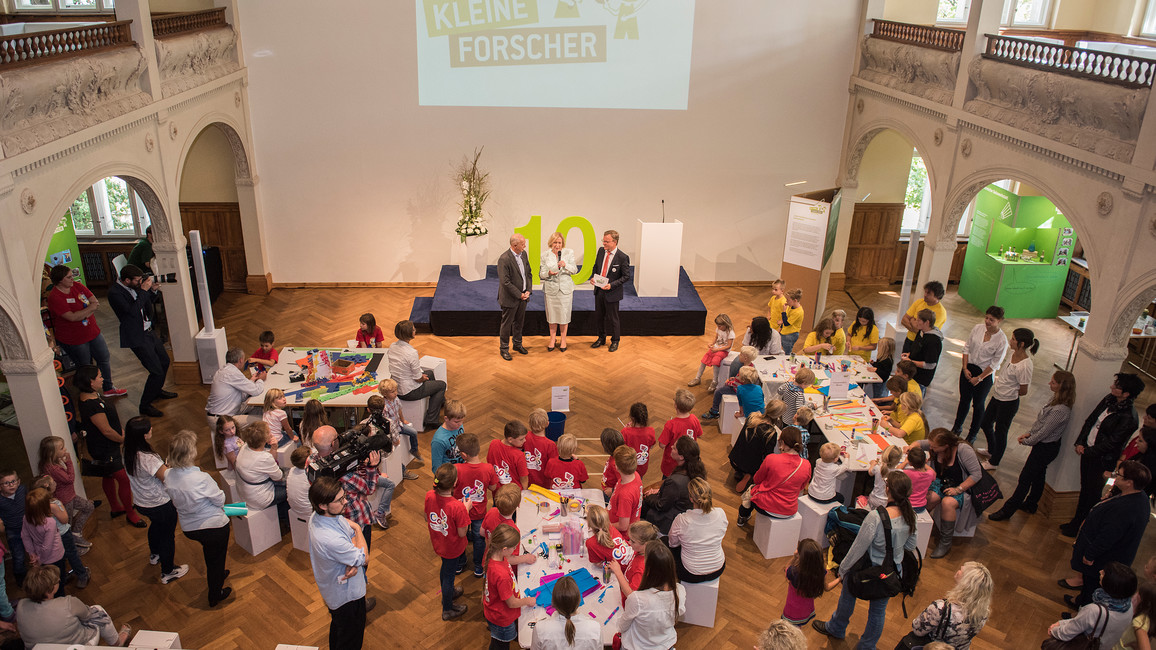 10 Jahre Haus Der Kleinen Forscher Bmbf
