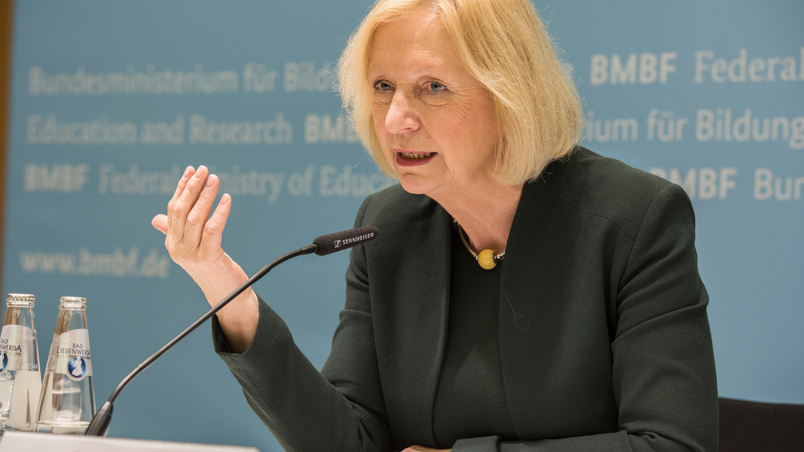 Bundesministerin Johanna Wanka stellt Bildungsoffensive des BMBF für die digitale Wissensgesellschaft vor