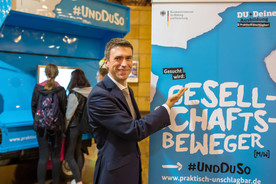 Bildungsstaatssekretär Stefan Müller auf der parentum Nürnberg-Fürth-Erlangen